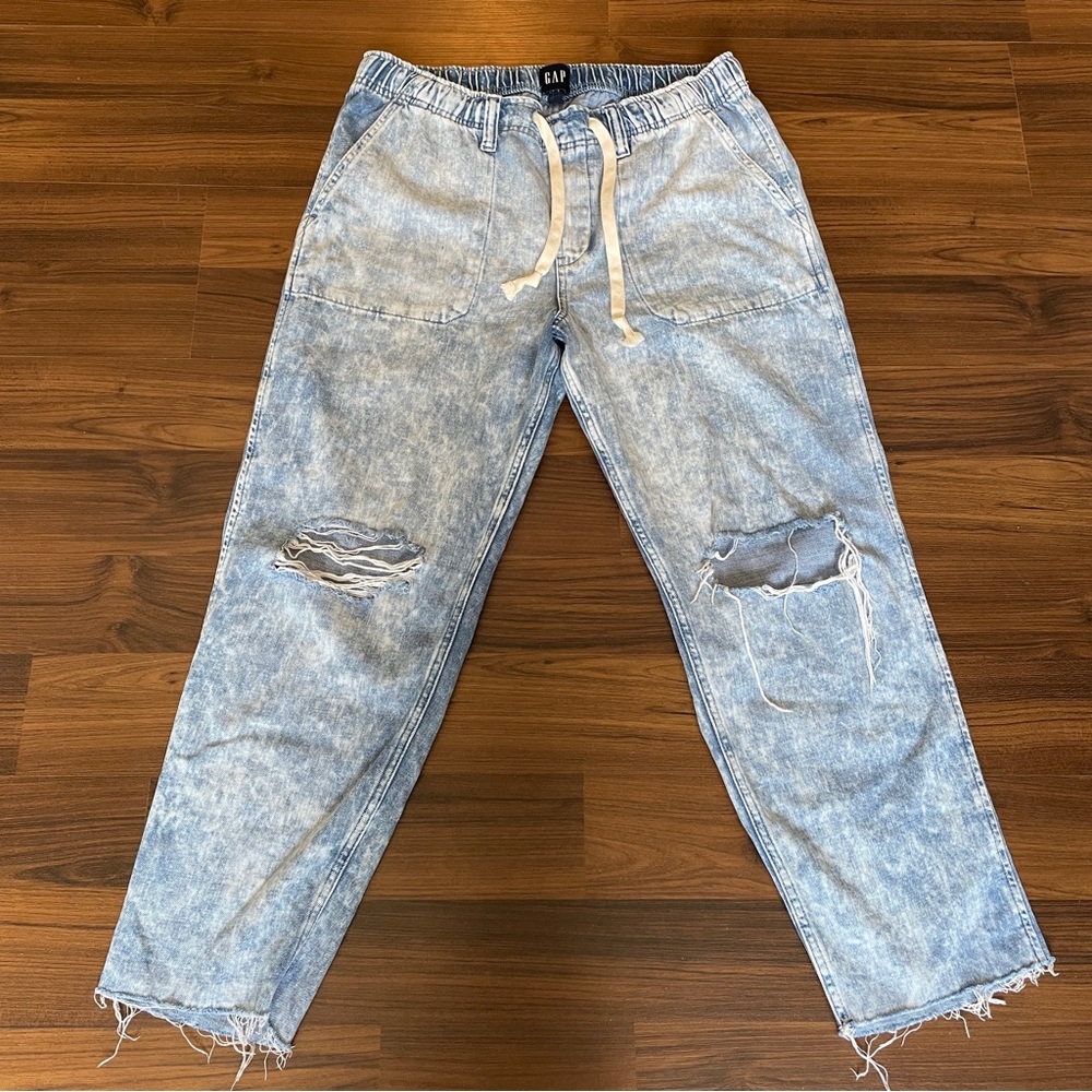 GAP Light Blue Distressed Jeans - Large